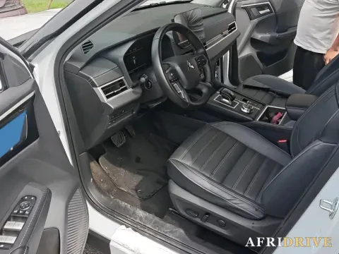 2023 Mitsubishi Outlander 7