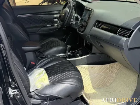2021 Mitsubishi Outlander 4