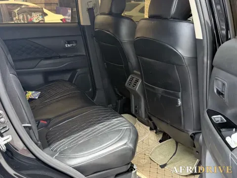2021 Mitsubishi Outlander 5