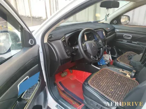 2019 Mitsubishi Outlander 2