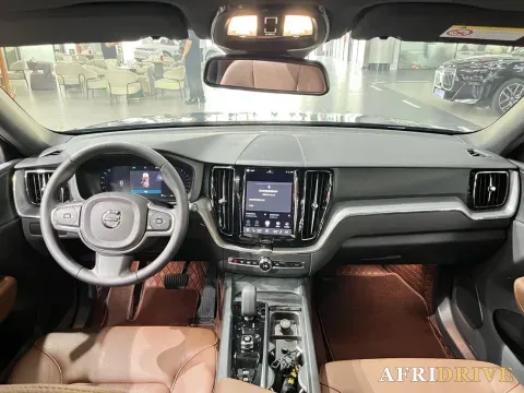 2025 Volvo XC60 5
