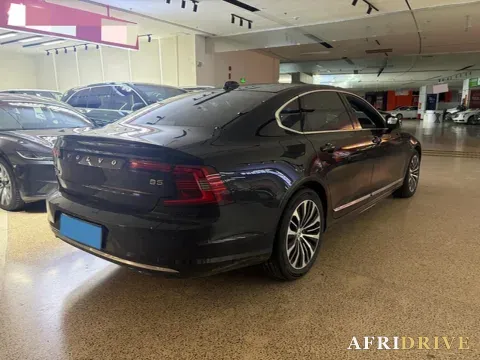 2023 Volvo S90 3