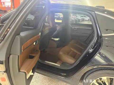 2023 Volvo S90 4