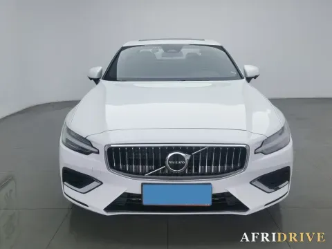 2023 Volvo S60 2