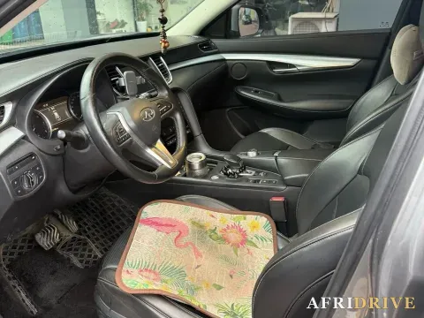 2018 Infiniti QX30 4