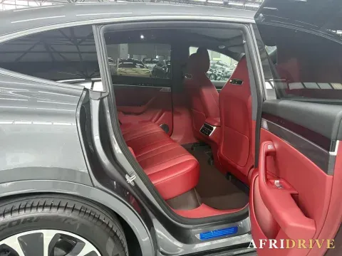 2026 Luxeed R7 8