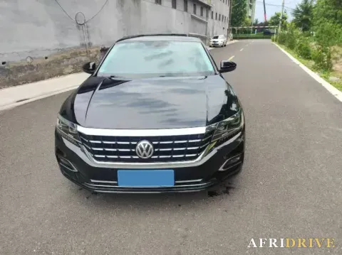 2019 Volvo V40 2