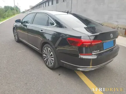 2019 Volvo V40 8