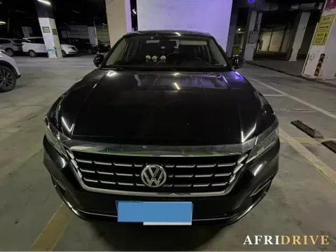 2019 Volvo V40 2