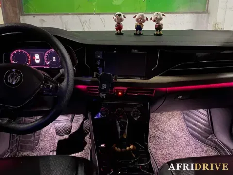 2019 Volvo V40 7