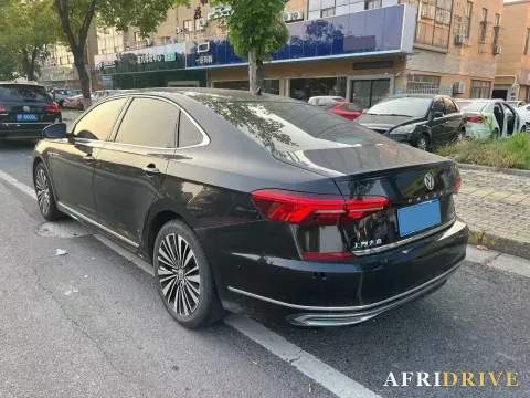 2019 Volvo V40 4