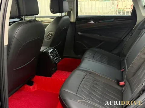 2019 Volvo V40 4