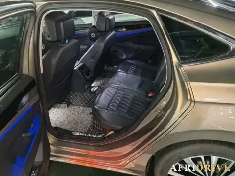 2019 Volvo V40 3