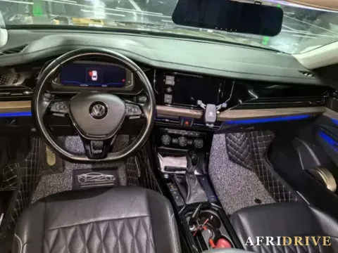 2019 Volvo V40 4