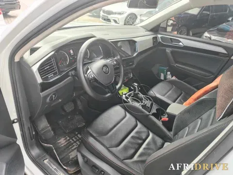 2019 Jeep Cherokee 2