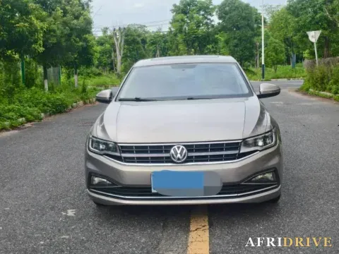 2019 Bestune T77 2