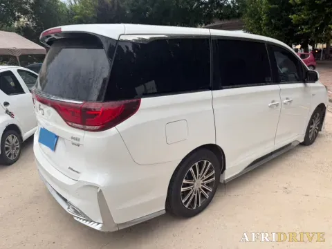 2021 GAC Trumpchi M8 3