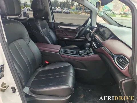 2021 GAC Trumpchi M6 3