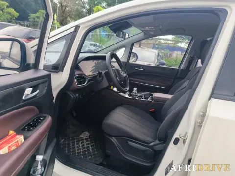 2023 GAC Trumpchi M6 5