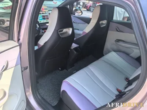 2021 Ford Escort 6