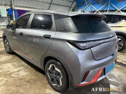 2021 Ford Escort 7