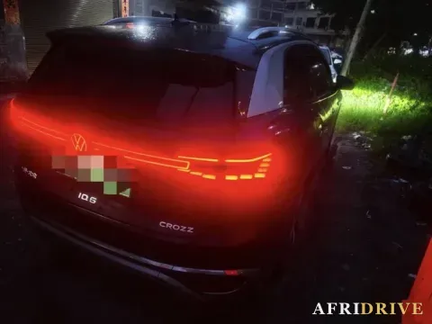2021 Volkswagen ID.6 Crozz 7
