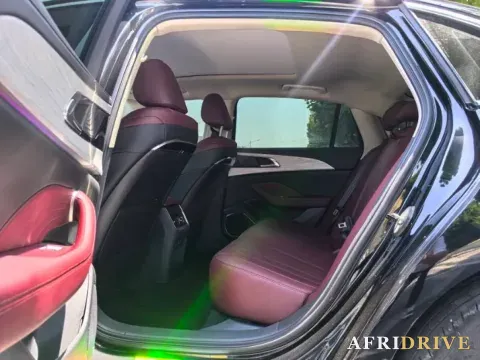 2025 HongQi H5 5