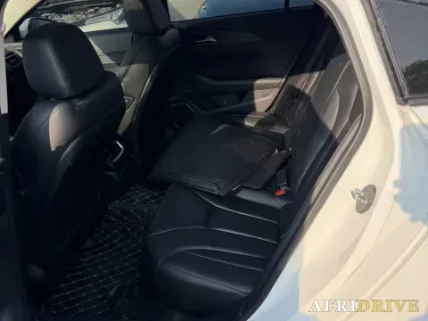 2020 HongQi H5 5