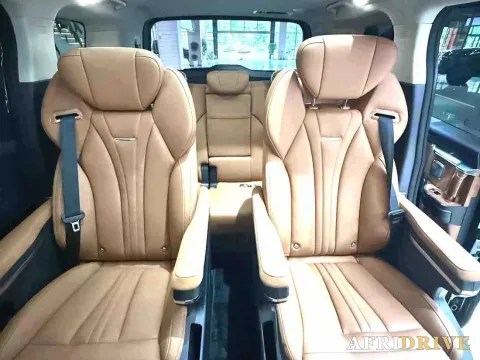 2024 HongQi HQ9 8