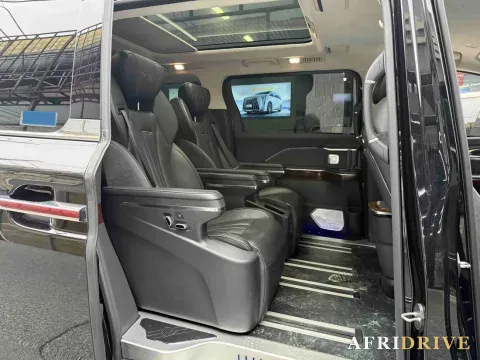 2023 HongQi HQ9 7