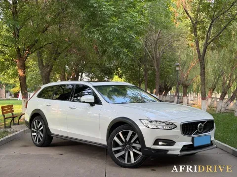 2023 Volvo V90 3