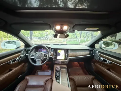 2023 Volvo V90 6