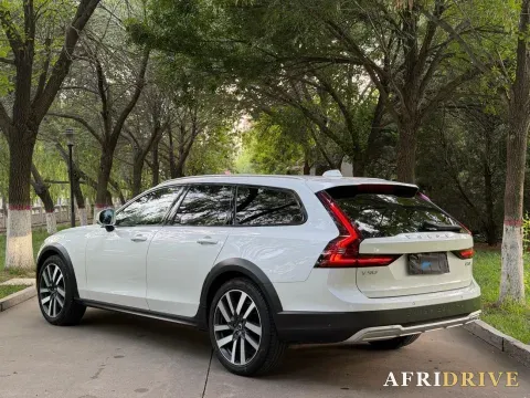 2023 Volvo V90 7