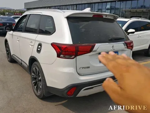 2019 Mitsubishi Outlander 5
