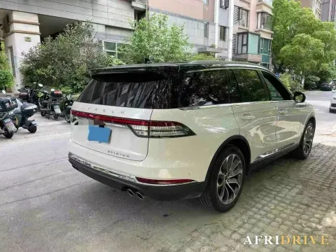 2020 Lincoln Aviator 4