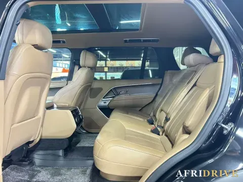 2025 Land Rover Range Rover 5