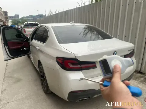 2022 BMW 5 Series 2