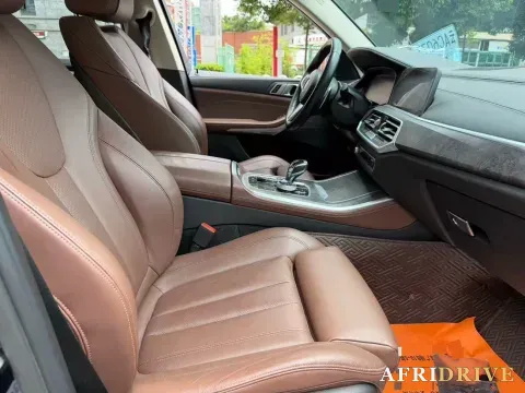 2021 BMW X5 8