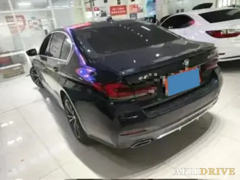 2022 BMW 5 Series 3