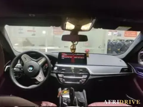 2022 BMW 5 Series 6