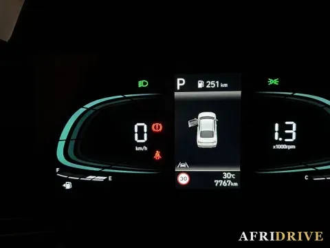 2023 Hyundai Elantra 2