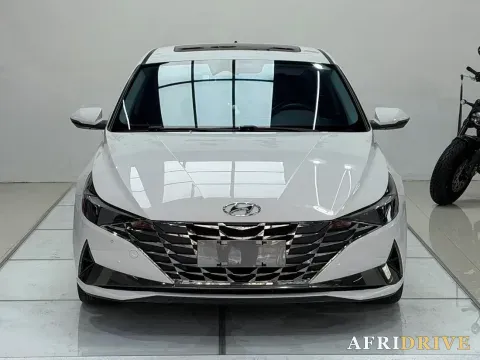 2022 Hyundai Elantra 2