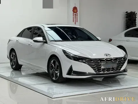 2022 Hyundai Elantra 3