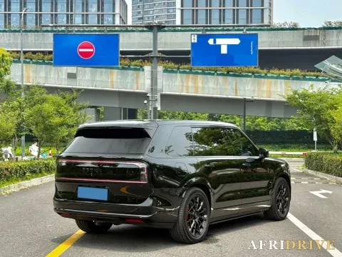 2025 Zeekr 9X 6