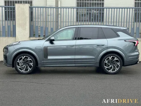 2021 LYNK&CO 09 EM-P 4