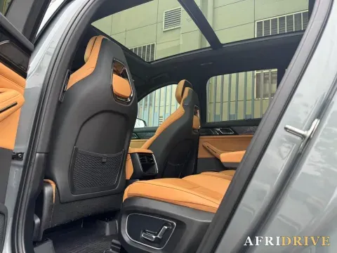 2021 LYNK&CO 09 EM-P 7