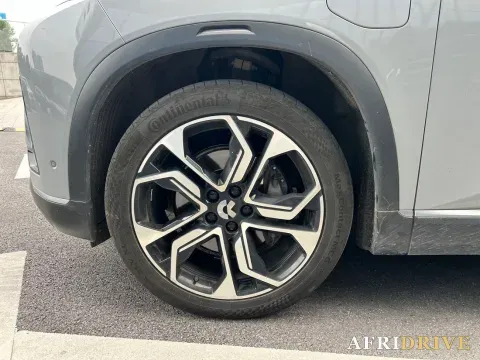 2020 NIO ES8 3