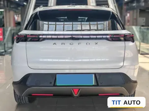 2025 ARCFOX αT5 4