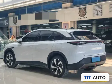 2025 ARCFOX αT5 5