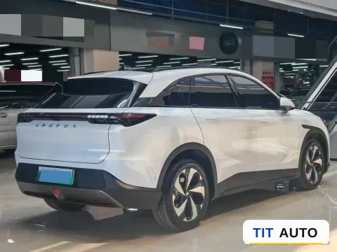 2025 ARCFOX αT5 6